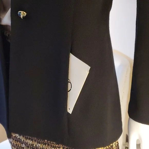 St. John Basics 2-Button Black Blazer in Classic Santana Knit, Size 8 - Picture 9 of 12